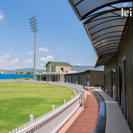 Stay Leisurely - Pavilion By The Hills, Lonavala - Stadium View Rooms Buitenkant foto