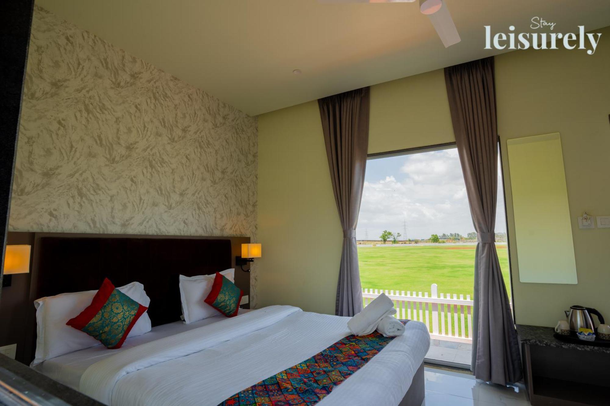 Stay Leisurely - Pavilion By The Hills, Lonavala - Stadium View Rooms Buitenkant foto