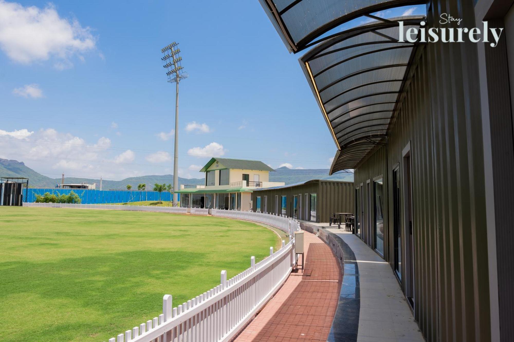 Stay Leisurely - Pavilion By The Hills, Lonavala - Stadium View Rooms Buitenkant foto
