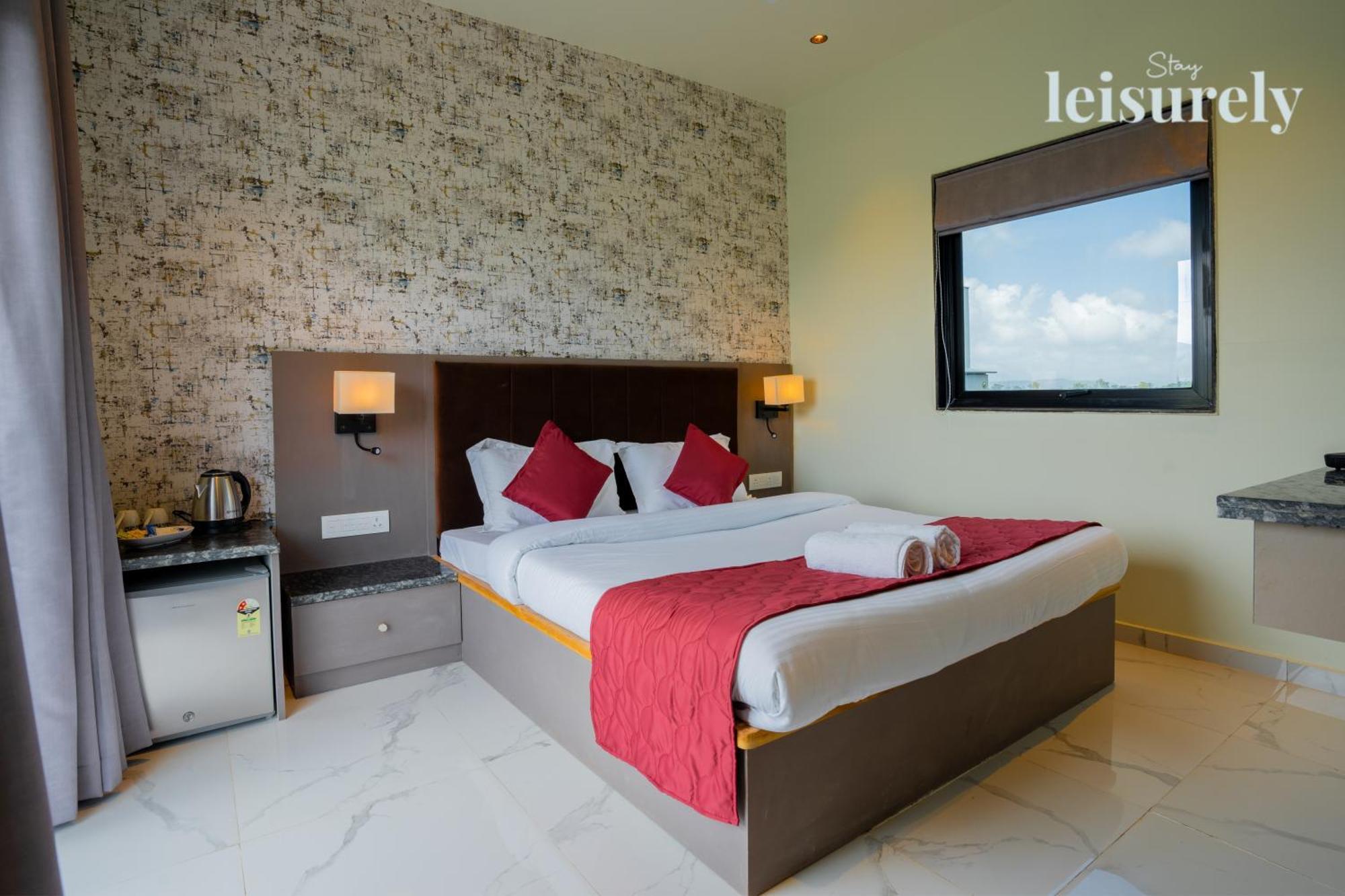 Stay Leisurely - Pavilion By The Hills, Lonavala - Stadium View Rooms Buitenkant foto